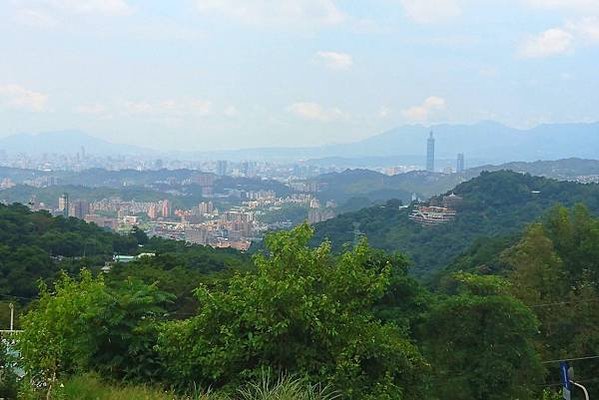 [貓空美食] 清泉山莊3人套餐，最推薦烏龍茶蛤蜊雞湯、涼筍