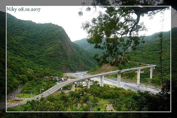 屏東霧台神山瀑布、山川琉璃吊橋★連假趴趴造