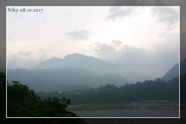 屏東霧台神山瀑布、山川琉璃吊橋★連假趴趴造