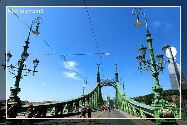 布達佩斯 ❚ 自由橋、裴多菲橋、中央市場★兩小女子遊歐洲