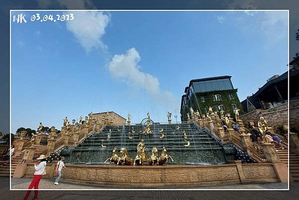 峴港 ❚ 巴拿⼭法國山城、黃金佛手橋、奇幻樂園★叮叮噹噹越南