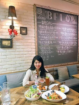 【美食分享】食指大動的水牛城美式餐廳BFLO 台北美式餐廳/聖誕大餐/水牛城大直/台北美式餐廳/大直美食/大直站美食/美式餐廳推薦