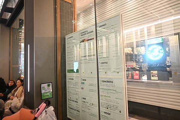 【日本大阪】SHAKE SHACK 日本大阪心齋橋站，裝潢打