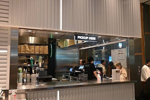 【日本大阪】SHAKE SHACK 日本大阪心齋橋站，裝潢打