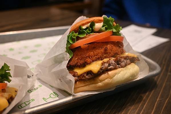 【日本大阪】SHAKE SHACK 日本大阪心齋橋站，裝潢打