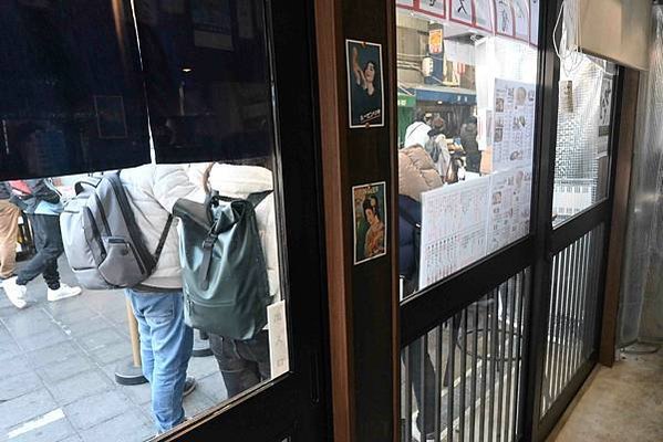 【日本大阪】黑門市場居酒屋，大鍋煮真的好美味!
