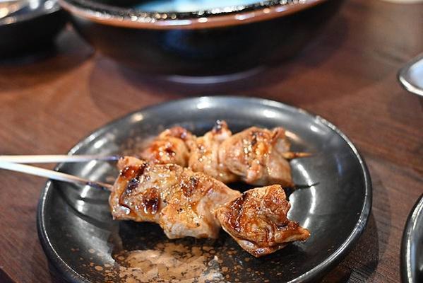 【日本大阪】黑門市場居酒屋，大鍋煮真的好美味!