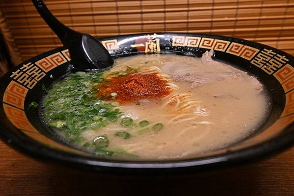 【日本京都】一蘭拉麵，京都烏丸店，滿滿三味線音樂的四條通