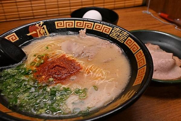 【日本京都】一蘭拉麵，京都烏丸店，滿滿三味線音樂的四條通