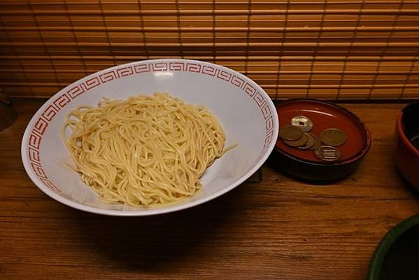 【日本京都】一蘭拉麵，京都烏丸店，滿滿三味線音樂的四條通