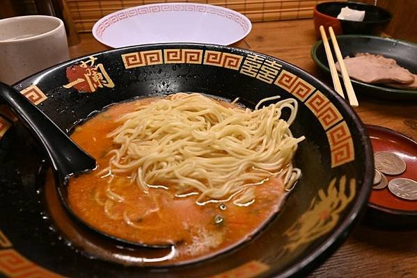 【日本京都】一蘭拉麵，京都烏丸店，滿滿三味線音樂的四條通