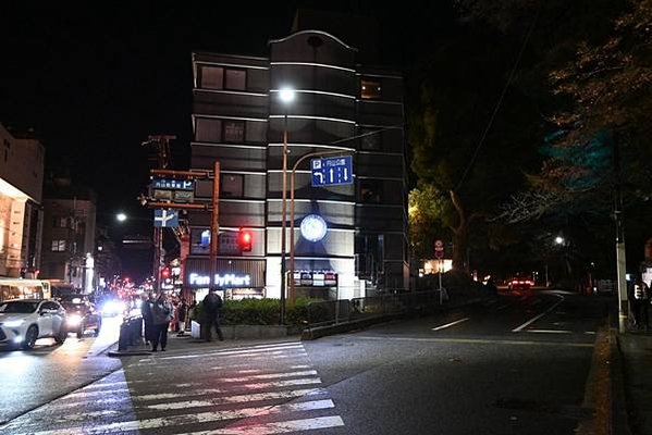 【日本京都】八阪神社跨年夜祭典，獨特燒繩子文化，熱鬧的樣子簡