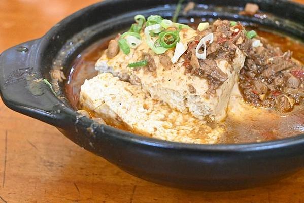 【最愛吃吃喝喝】中壢夜市簡師傅麻辣臭豆腐，又臭又香的超好吃臭