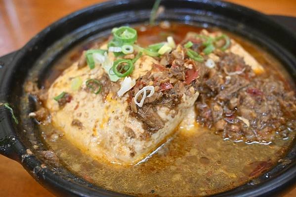 【最愛吃吃喝喝】中壢夜市簡師傅麻辣臭豆腐，又臭又香的超好吃臭