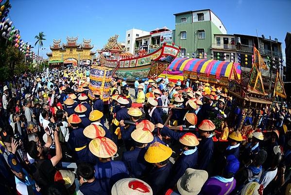 東港迎王平安祭典，東港人稱迎王-迎接代天巡狩的五位王爺神（千