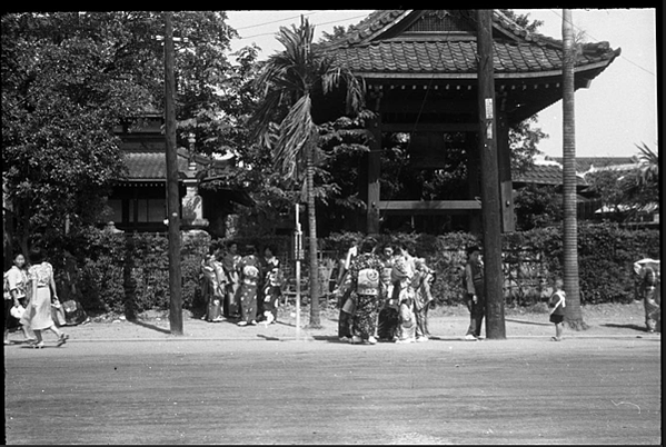 日本石佛在臺灣：日治時期移植臺灣的庶民信仰/巡禮文化/在墓地