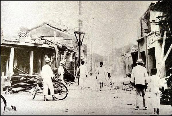中港地區市街街道於西元1935年(日治昭和十年)四月二十一日震災時情況