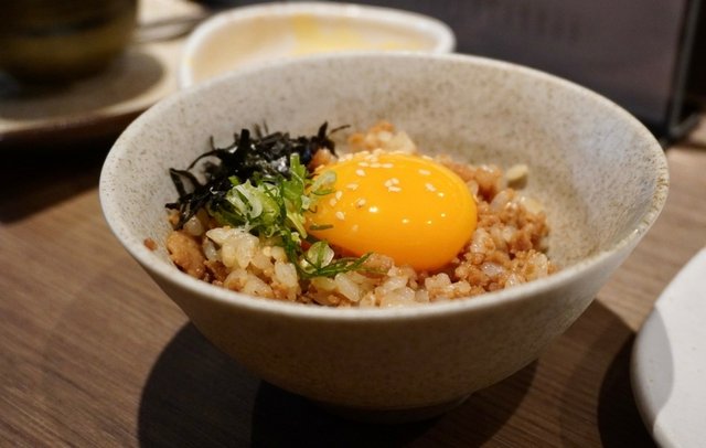 鳥哲燒物專門店 2.0升級換新裝囉 全台雞肉刺身始祖店 以西