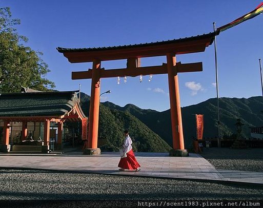 【日本開箱】日本神社探索：迷人的神社鳥居用途是什麼呢？構造和