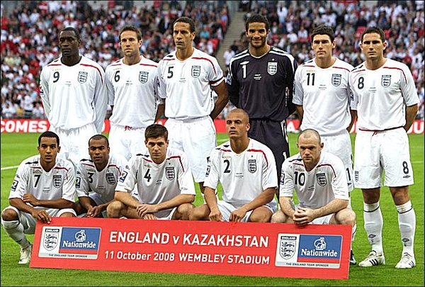 4_England_team_line_612739a.jpg