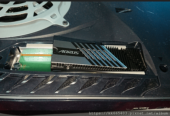 技嘉AORUS 7000s 2TB Gen4x4 PCIe 