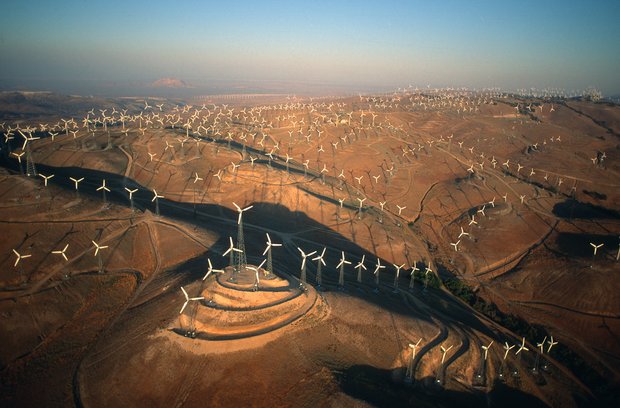 Tehachapi windfarm , USA