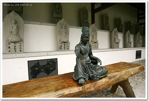日本石佛在臺灣：日治時期移植臺灣的庶民信仰/巡禮文化/在墓地