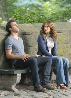 gallery_main-jennifer-lopez-alex-oloughlin-backup-plan-set-07232009-01.jpg