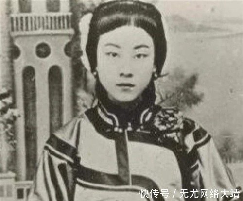 楊翠喜清末民初歌妓女伶她被賣給養父楊茂尊，楊茂尊讓她學戲，併