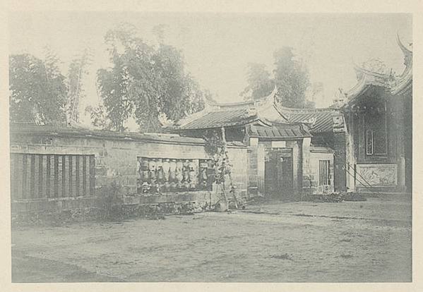 法國駐日武官皮摩丹少校在其1900年出版的回憶錄《遠東紀行，