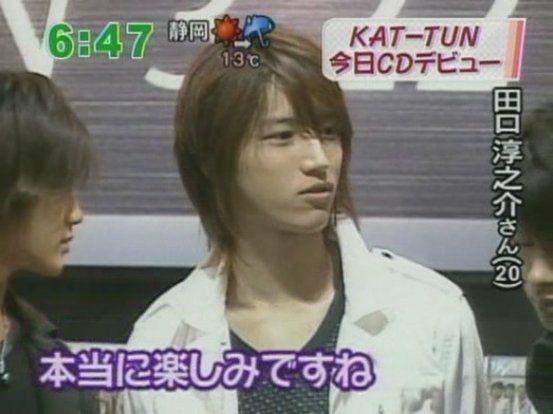 [TV] 060322 zoom in - KAT-TUN debut (Ike)[(000537)21-17-42].JPG