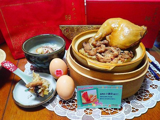 『東興彌月油飯』│台中老字號油飯推薦~傳統古早味炊煮，每天現