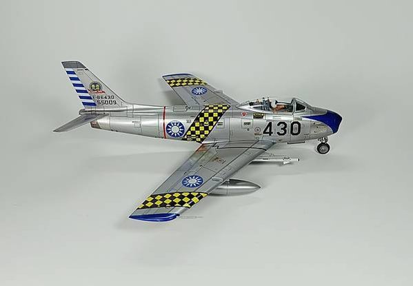 AFV 1/48 F-86 Saber 雷虎小組塗裝 430