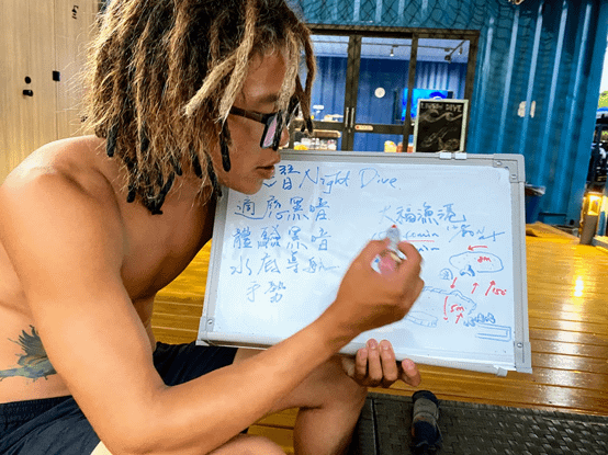 【小琉球潛水考照】我在琉潛考到PADI AOW進階潛水員執照