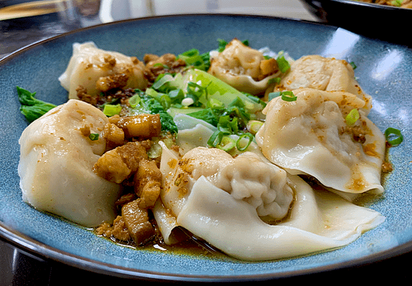 【豐原。美食】餐廳推薦｜龍抄手 正宗四川料理 巨無霸鮮肉紅油