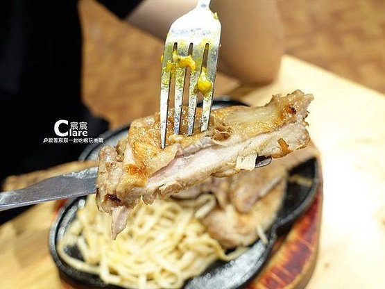 19號倉庫鐵板牛排-雞腿.JPG
