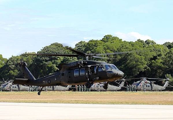 黑鷹直升機UH-60M/直升機撒錢+黑鷹直升機造價廿億，每年