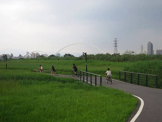 1030601新月橋新海溼地騎車01.jpg