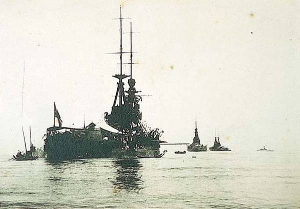 1923年停泊在高雄港外的裕仁太子御召艦金剛號_Japanese_battleship_Kongō_at_Port_of_Kaohsiung_while_Japanese_Crown_Prince_Hirohito_visited_TAIWAN