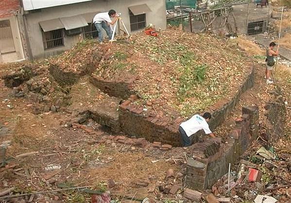 新竹縣湖口鄉波羅汶戴厝龜形瓦窯(龜形窯)1940年代建-和榮
