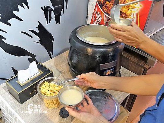 19號倉庫鐵板牛排佳里店-自助吧-濃湯.JPG