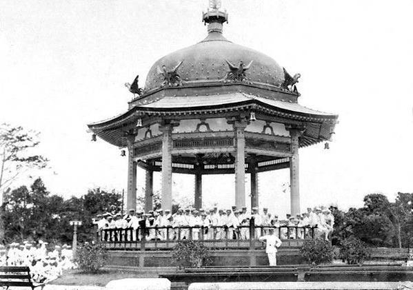 1890s年清朝廣州三品官全家在美國合照，氣勢十足+看不清他