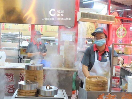 備餐區-萬客樓餐館-台南東區美食.成大周邊美食推薦1.JPG