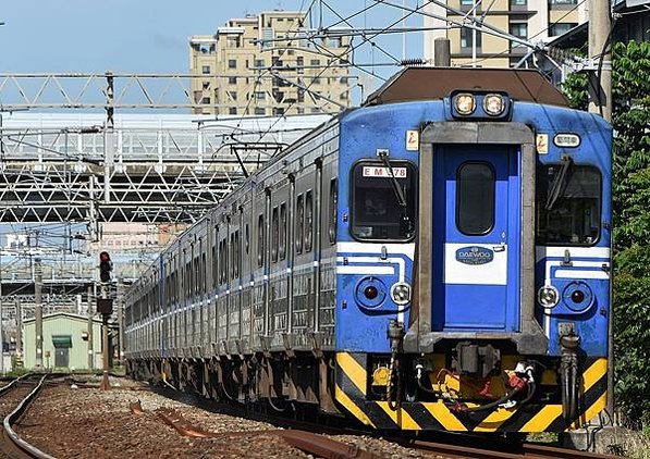 1280px-TRA_EMU500_EM578_Local_Train