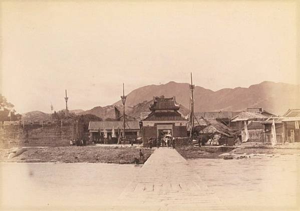 800px-Kowloon-Walled-City-1898