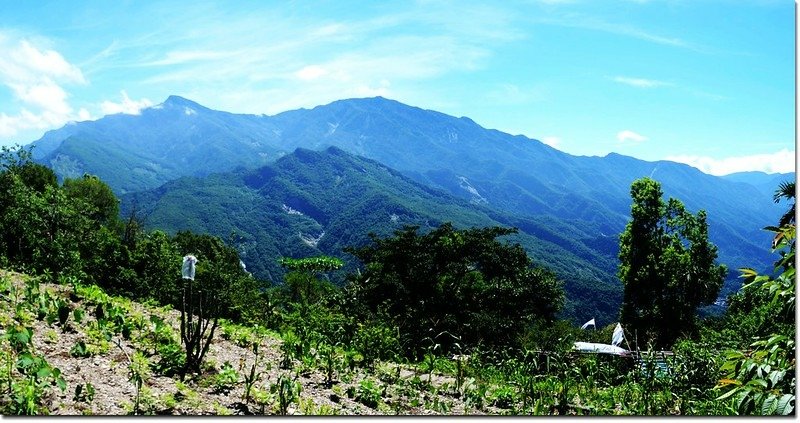 德文山東北眺大母母、麻留賀等山