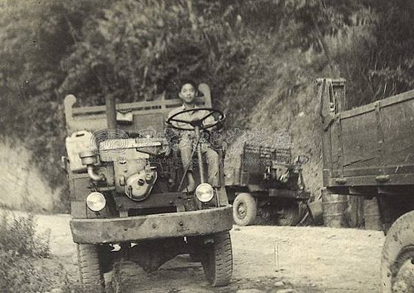 二輪牛車+四輪牛車/平埔族牛車+阿美族原住民家屋與牛車舊照