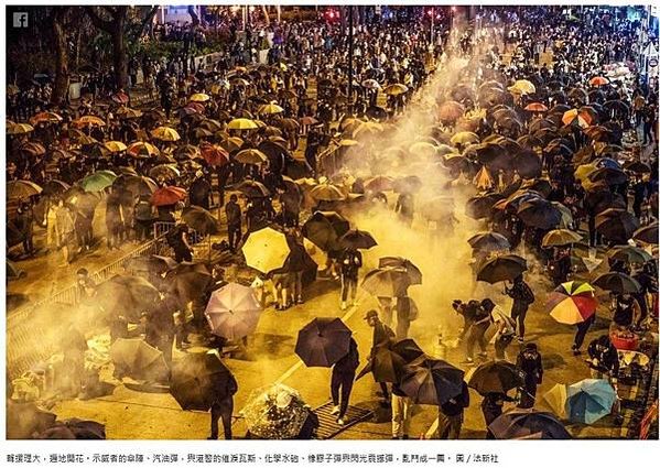 11.17 香港-理工大學現場，香港警方首次出動音波炮，警告