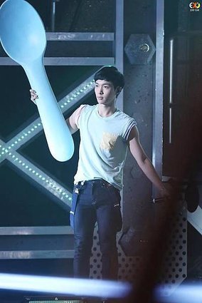 LAY.jpg