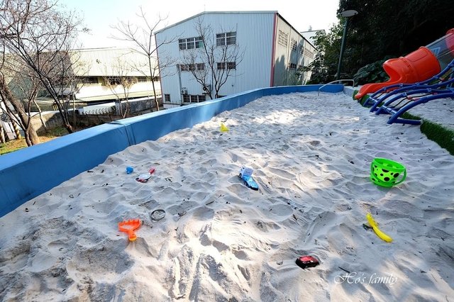 【桃園親子公園】平鎮鑊篤陂塘生態公園大型地景特色溜滑梯16.JPG